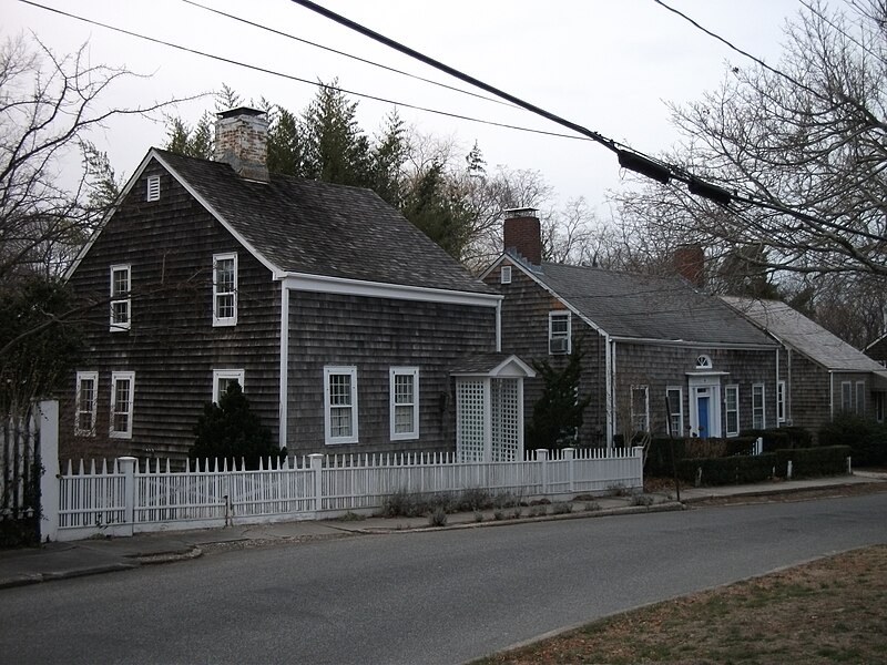 File:Sag Harbor, New York - 5292392734.jpg